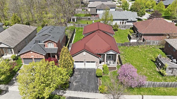 Property Photo: 210 Hawthorne Road ON N6G 5A2