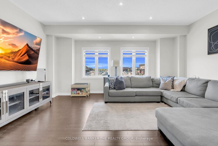 Property Photo: 50 Edinburgh Drive 8 ON L6Y 1N9