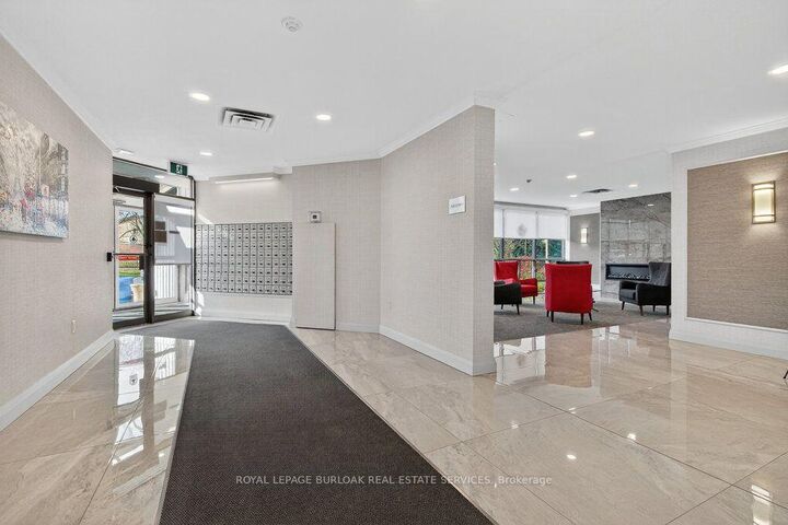 Property Photo: 5090 Pinedale Avenue 204 ON L7L 5V8