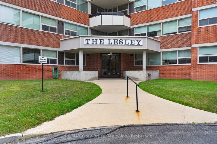 860 9th Street E 208 — photo 1