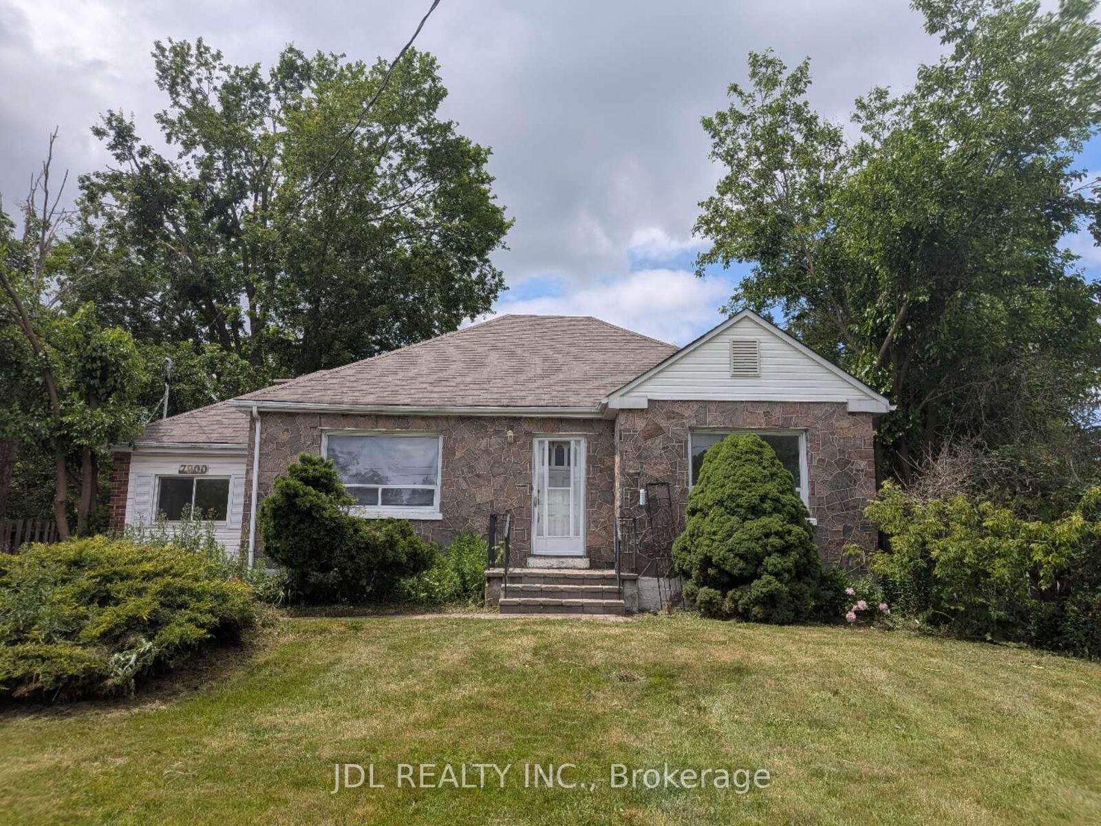 Property Photo: 7900 Yonge Street ON L9S 1A8