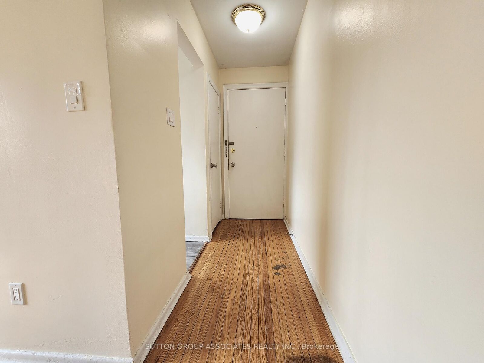 Property Photo:  3 Greenbrook Drive 301  ON M6M 2J8 