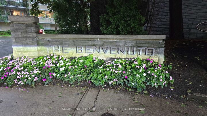 Property Photo:  1 Benvenuto Place 112  ON M4V 2L1 