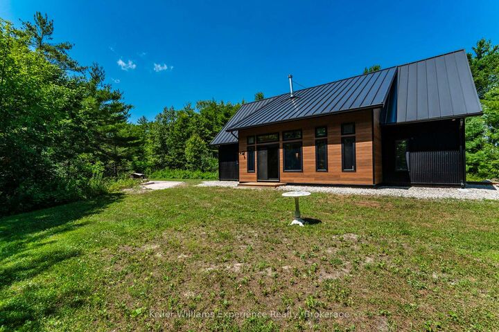 Property Photo: 753 Honey Harbour Road ON L0K 1S0