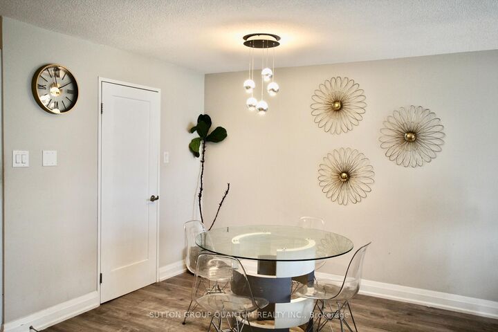 Photo de la propriété:  4205 Shipp Drive 1101  ON L4Z 2Y9 