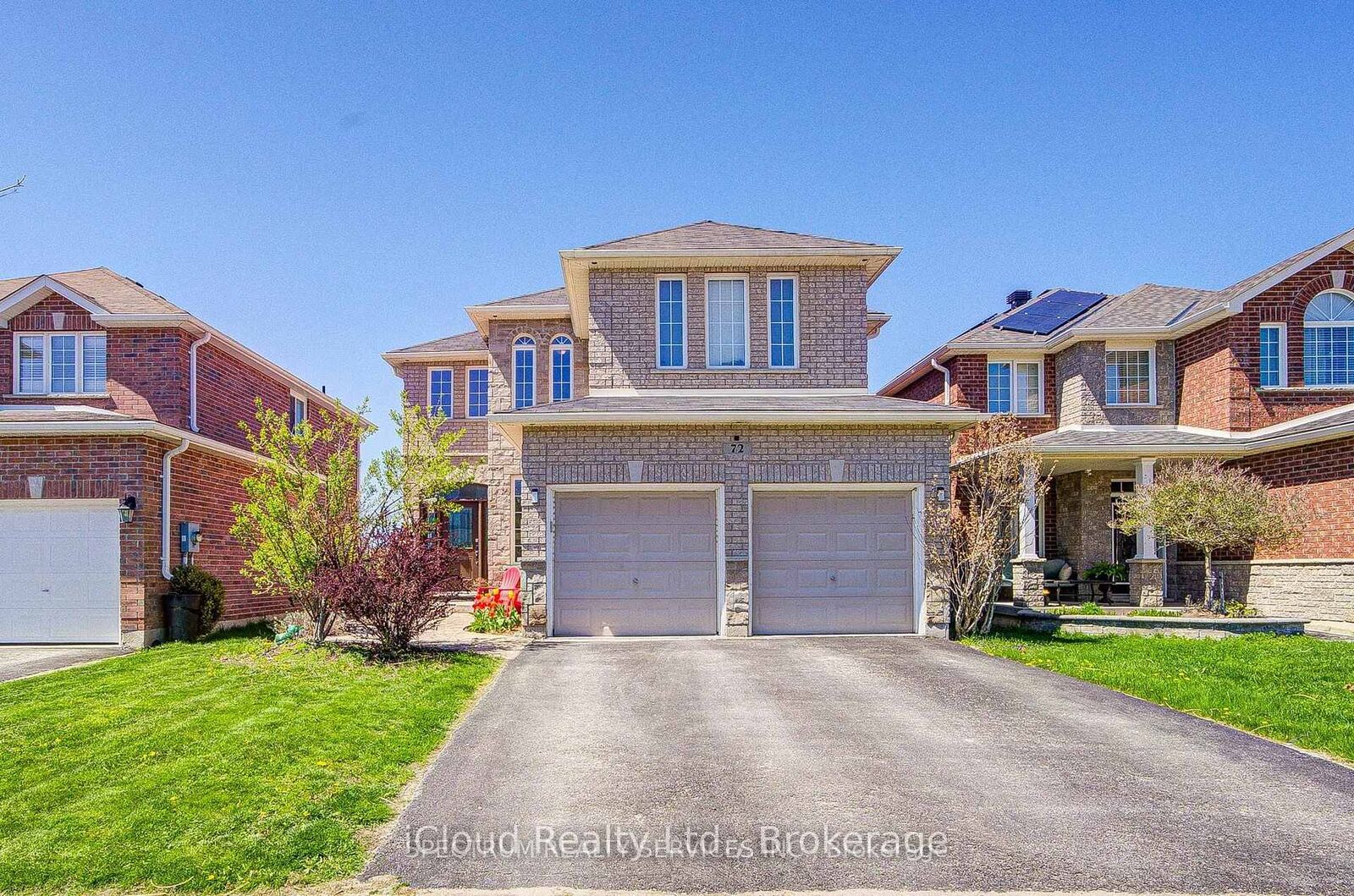 Property Photo: 72 Graihawk Drive ON L4N 6G7