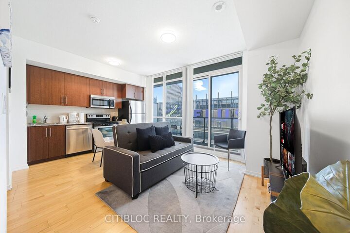 Property Photo:  65 Bremner Boulevard 4007  ON M5J 0A7 