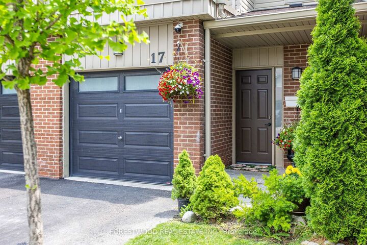 Property Photo: 485 Meadows Boulevard 17 ON L4Z 1H1