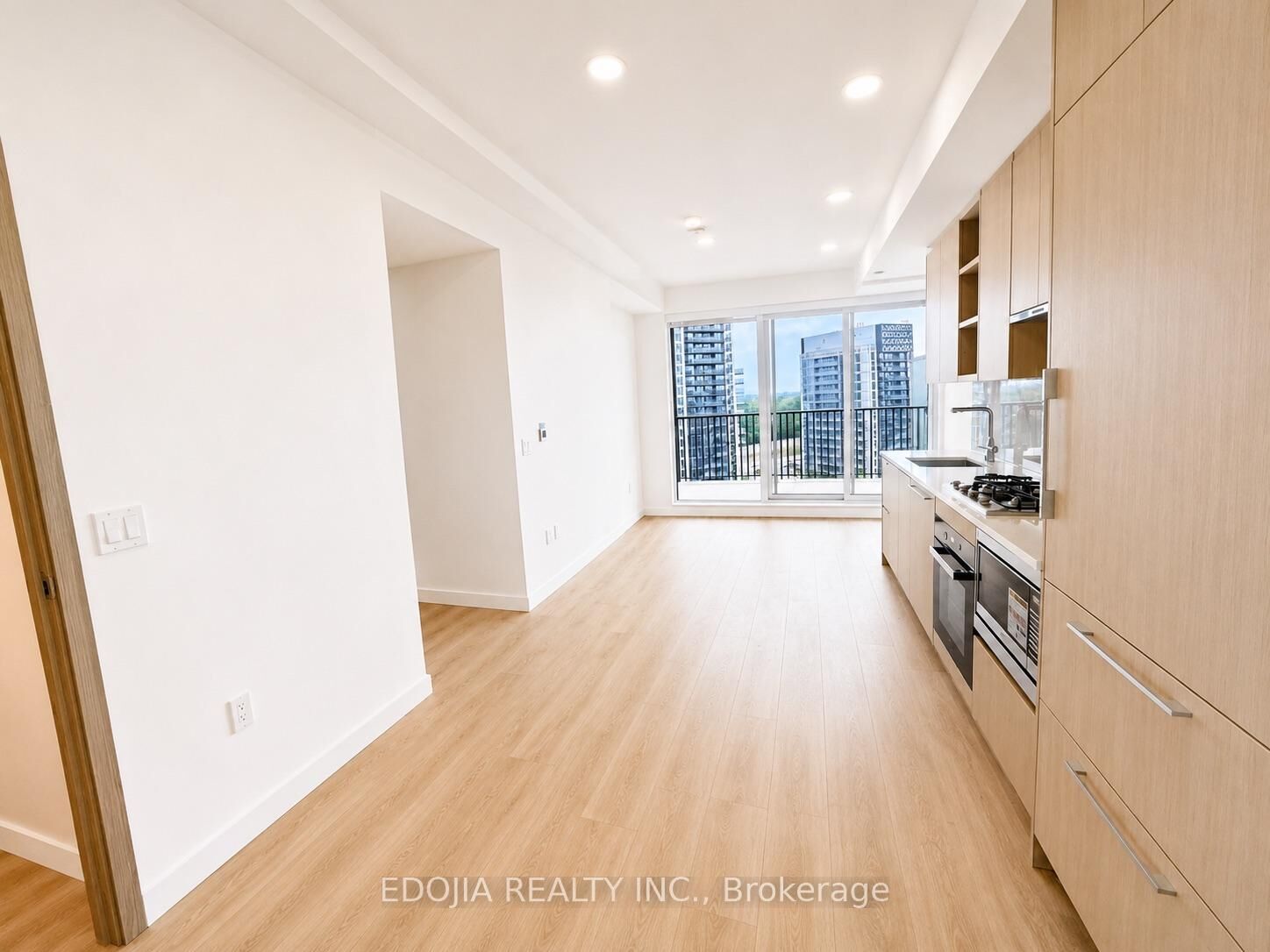 Photo de la propriété:  18 Esther Shiner Boulevard 1815  ON M2K 0J7 