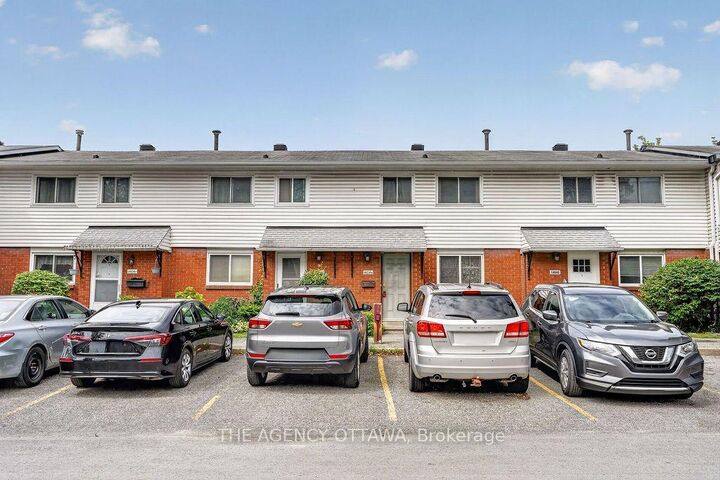 Property Photo: 1464 Heatherington Road 45 ON K1V 6S1