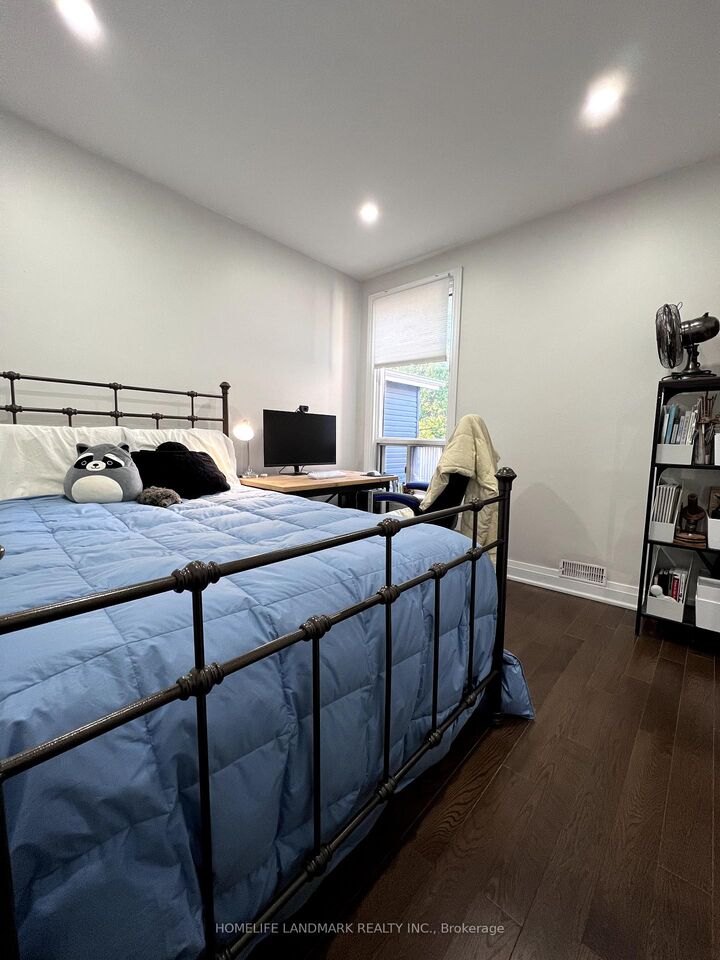 Property Photo:  4 Northumberland Street 2F  ON M6H 1P7 