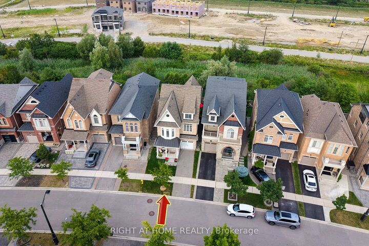 Property Photo:  43 Hopewell Street  ON L4H 3Y1 
