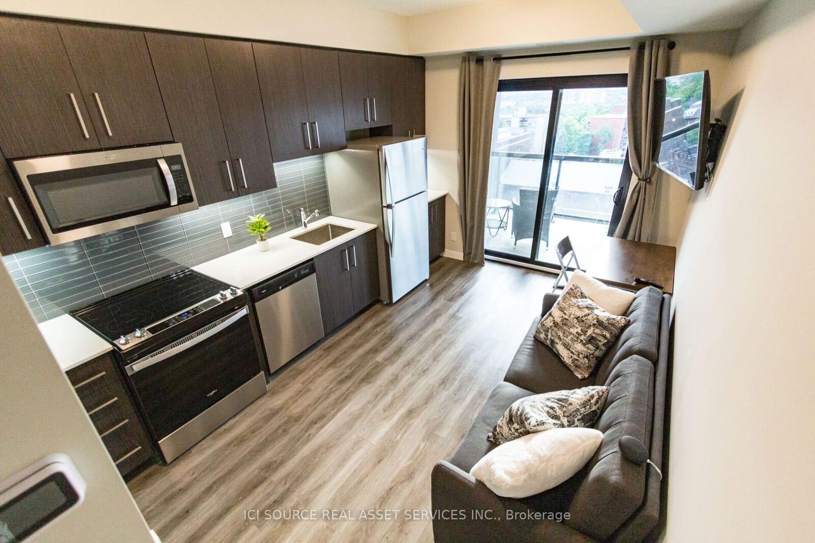 Property Photo:  15 Queen Street S 1105  ON L8P 0C6 