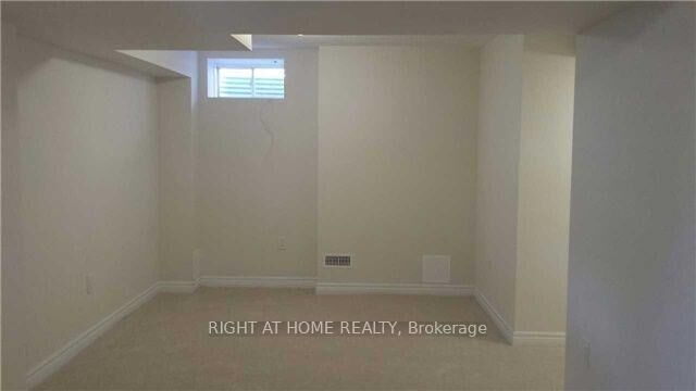 Property Photo:  123 Huguenot Road  ON L6H 0M3 