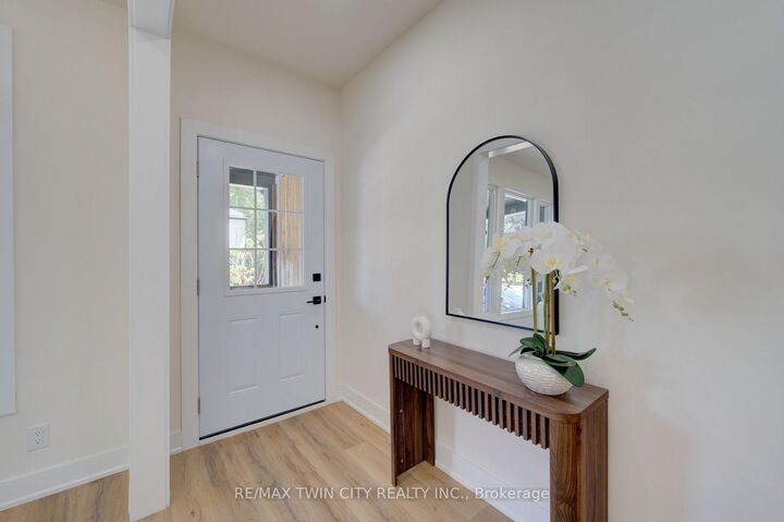 Property Photo:  26 Richardson Street  ON N1S 2P3 
