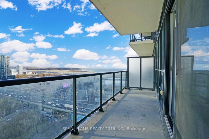 Property Photo: 51 East Liberty Street 2211 ON M6K 3P8