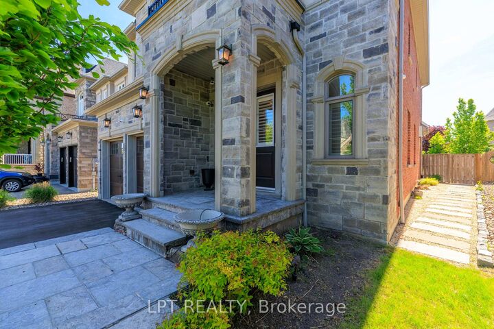 Property Photo: 113 Burns Boulevard ON L7B 0M5