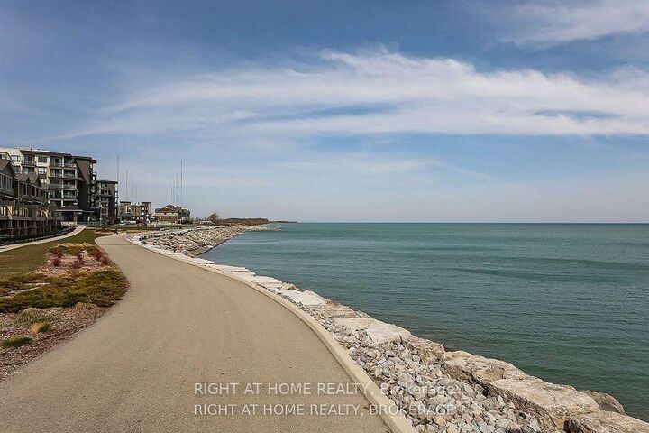 Photo de la propriété: 385 Winston Road 804 ON L3M 4E8