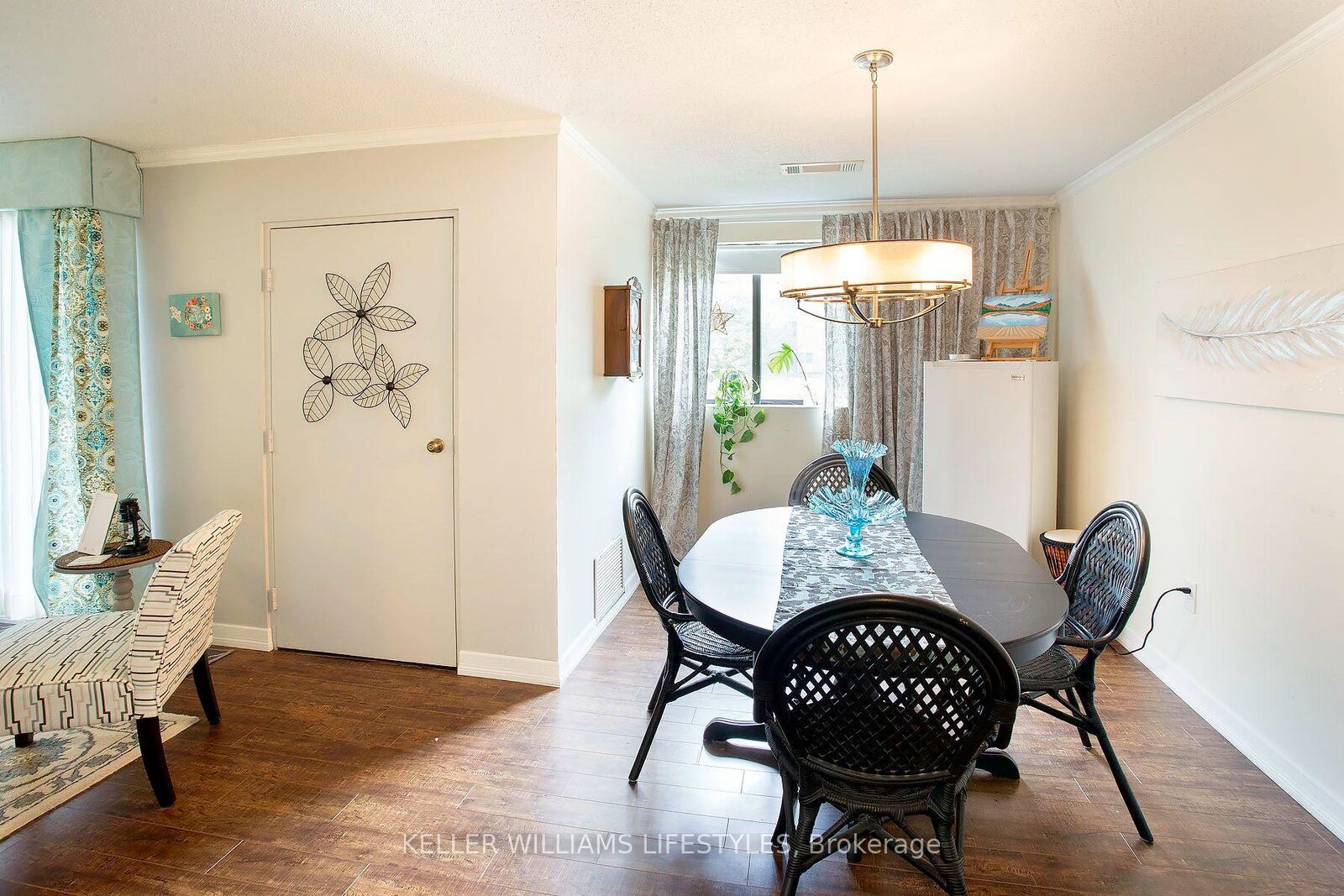 Property Photo: 200 Everglade Crescent 104 ON N6H 4P8