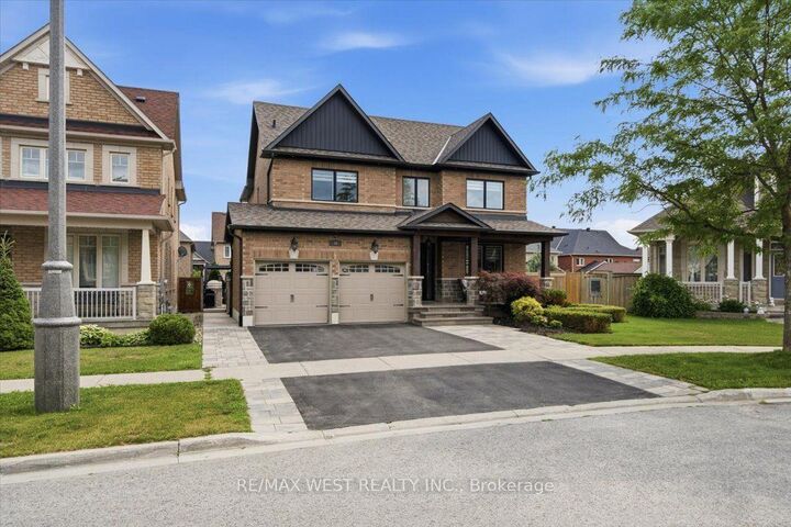 Property Photo:  38 Shiner Drive  ON L4E 0C3 