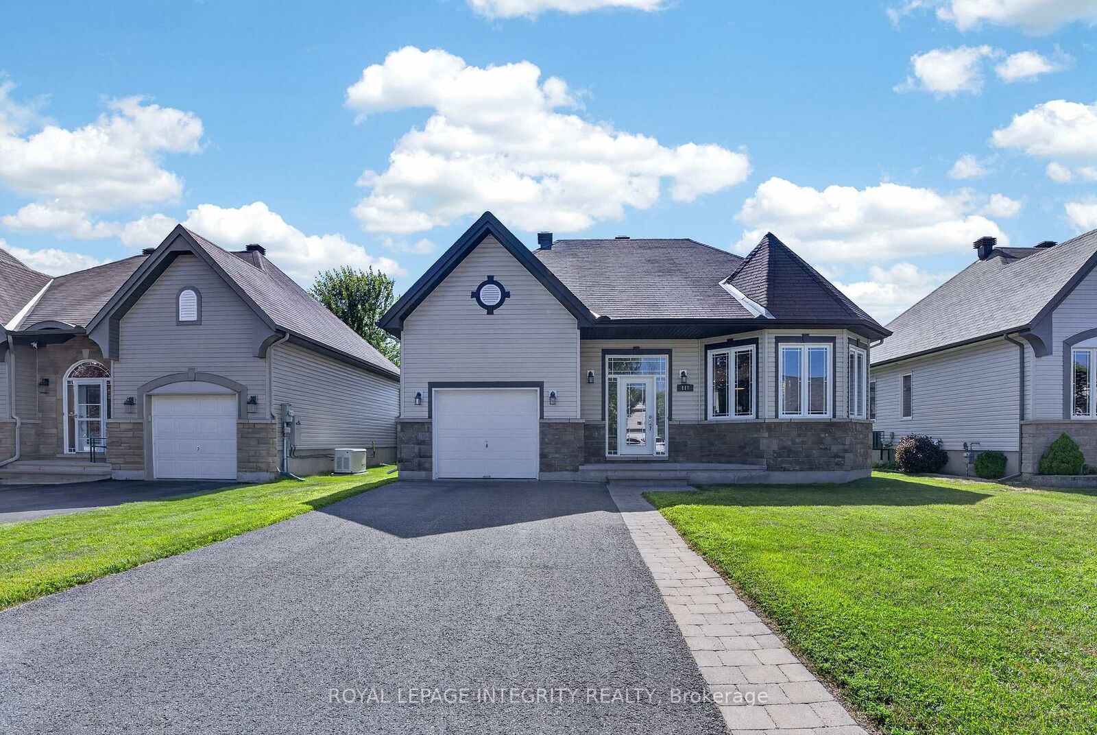 Property Photo: 117 Castel Street ON K0A 3K0