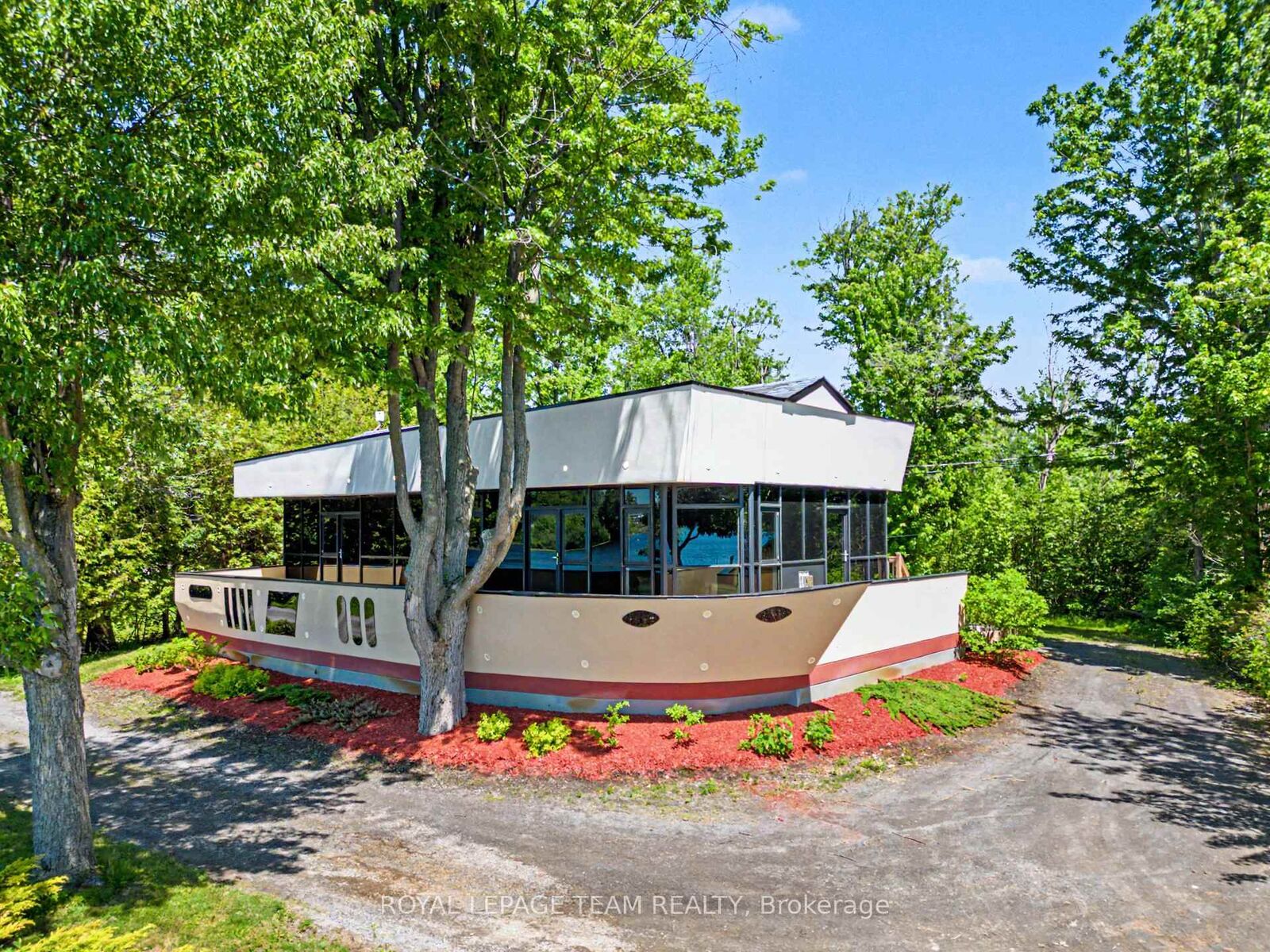 Property Photo: 5066K Lorne Bridge Road ON K4M 1B4