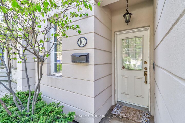 Property Photo: 645 Davenport Road 10 ON M5R 1L3