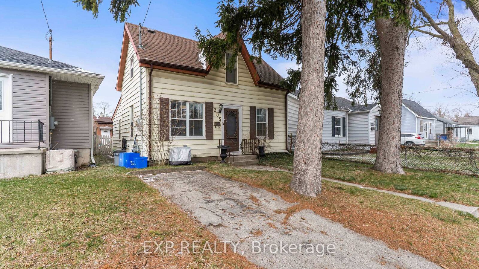 Property Photo: 205 East Street ON N5Z 2S1