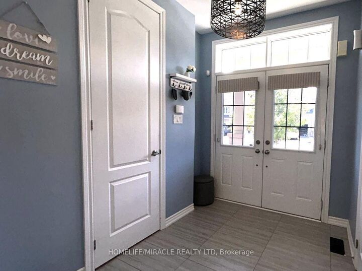 Property Photo: 185 Thornbush Boulevard ON L7A 4R5