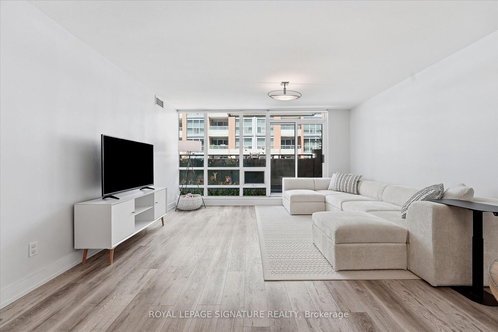 Property Photo:  263 Wellington Street W 301  ON M5V 1E1 