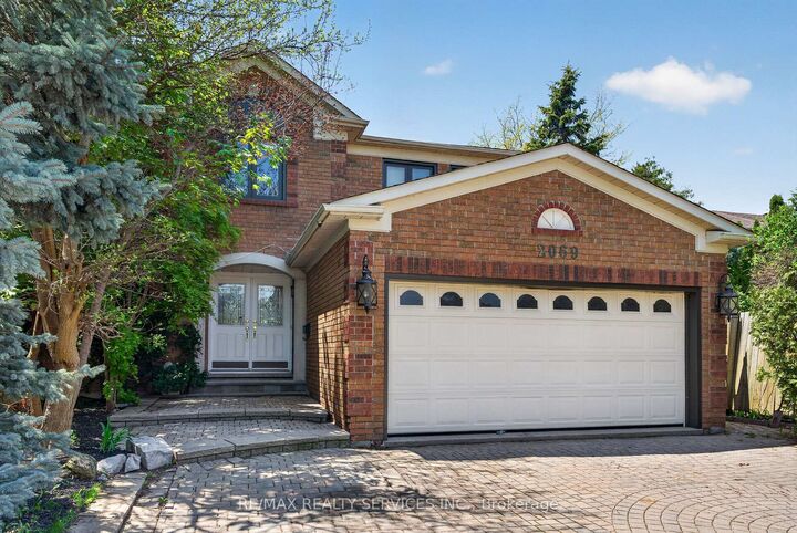Property Photo: 2069 Schoolmaster Circle ON L6M 3A1