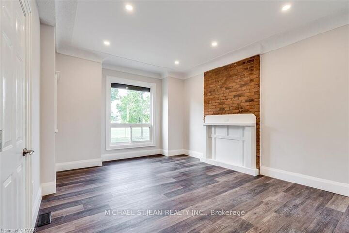 Property Photo: 276 Sanford Avenue N 1 ON L8L 6A1