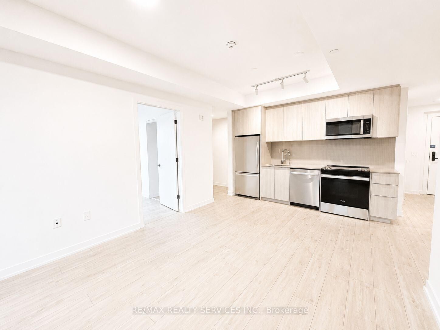 Property Photo:  740 Whitlock Avenue 301  ON L9E 2B6 