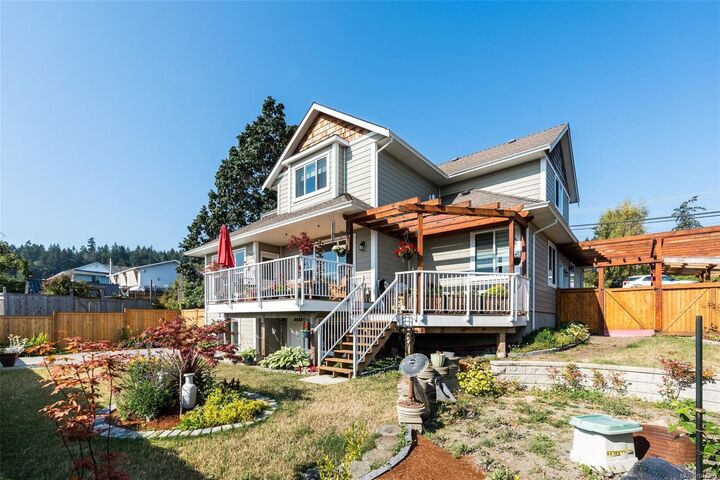 Property Photo: 8067 York Ave BC V0R 1R0