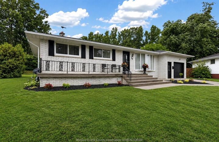 Property Photo: 39 Johnson Avenue ON N8H 3T8