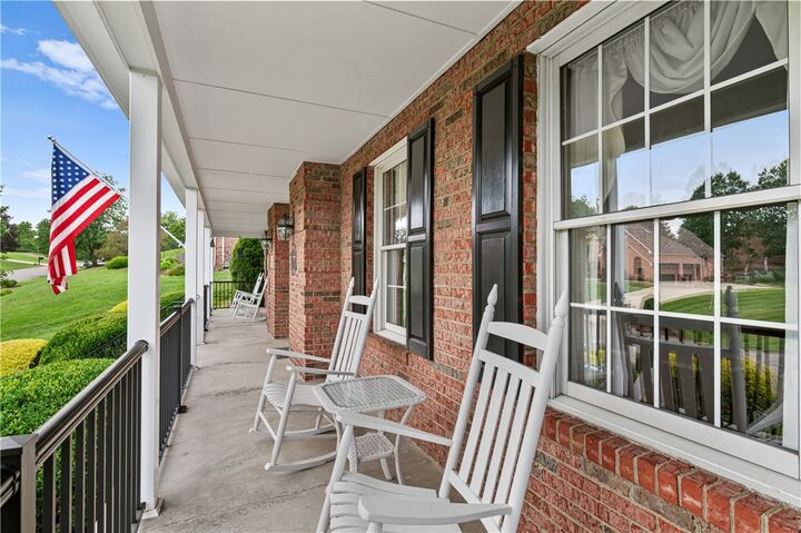 Property Photo:  106 Springbrooke Dr  PA 15367 