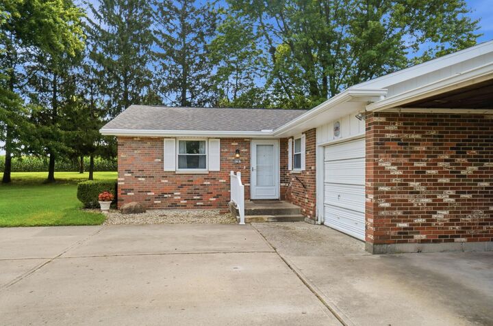 Property Photo: 6167 State Route 161 OH 43044