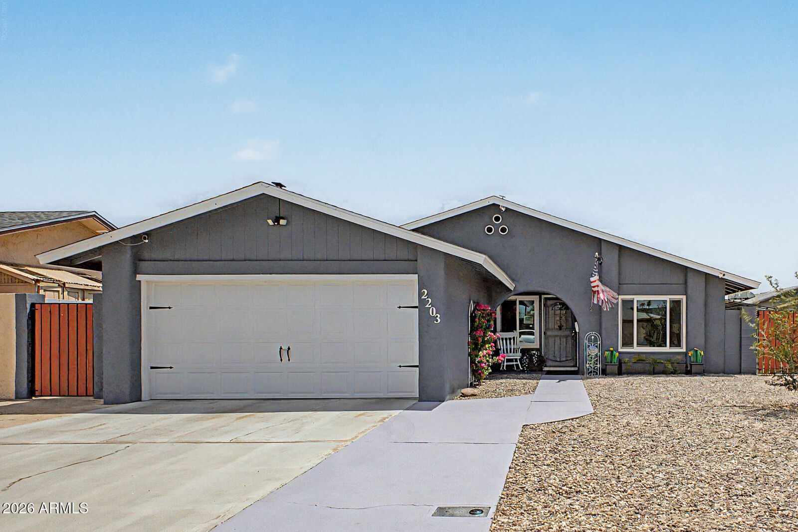 Property Photo:  2203 W El Moro Avenue  AZ 85202 