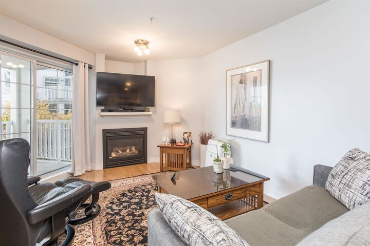 Property Photo:  147 E 1st Street 313  BC V7L 1B2 