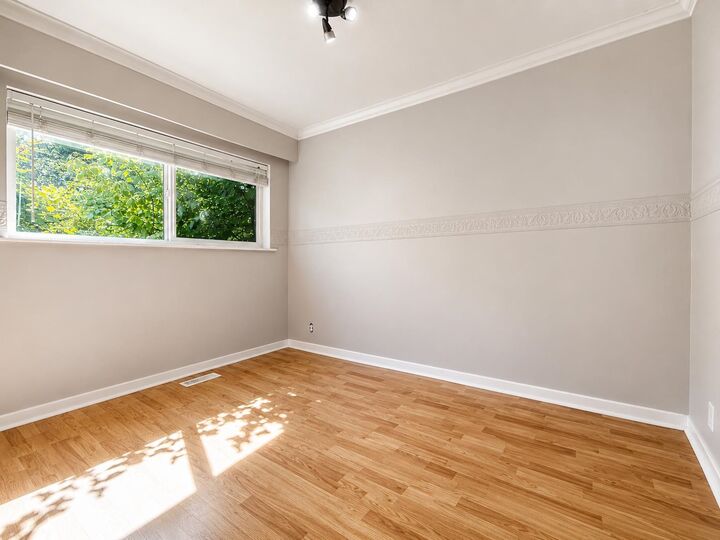 Property Photo: 910 Robinson Street BC V3J 4G6