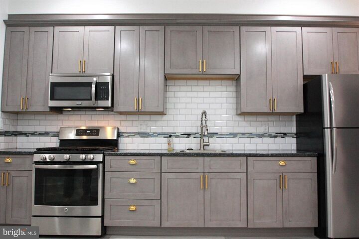 Property Photo:  1233 S Broad Street 1R  PA 19147 
