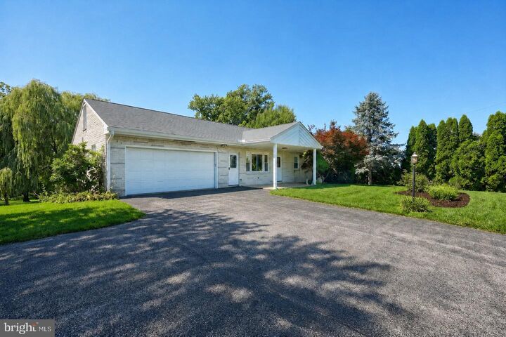 Property Photo:  102 Walnut Valley Court  PA 17368 