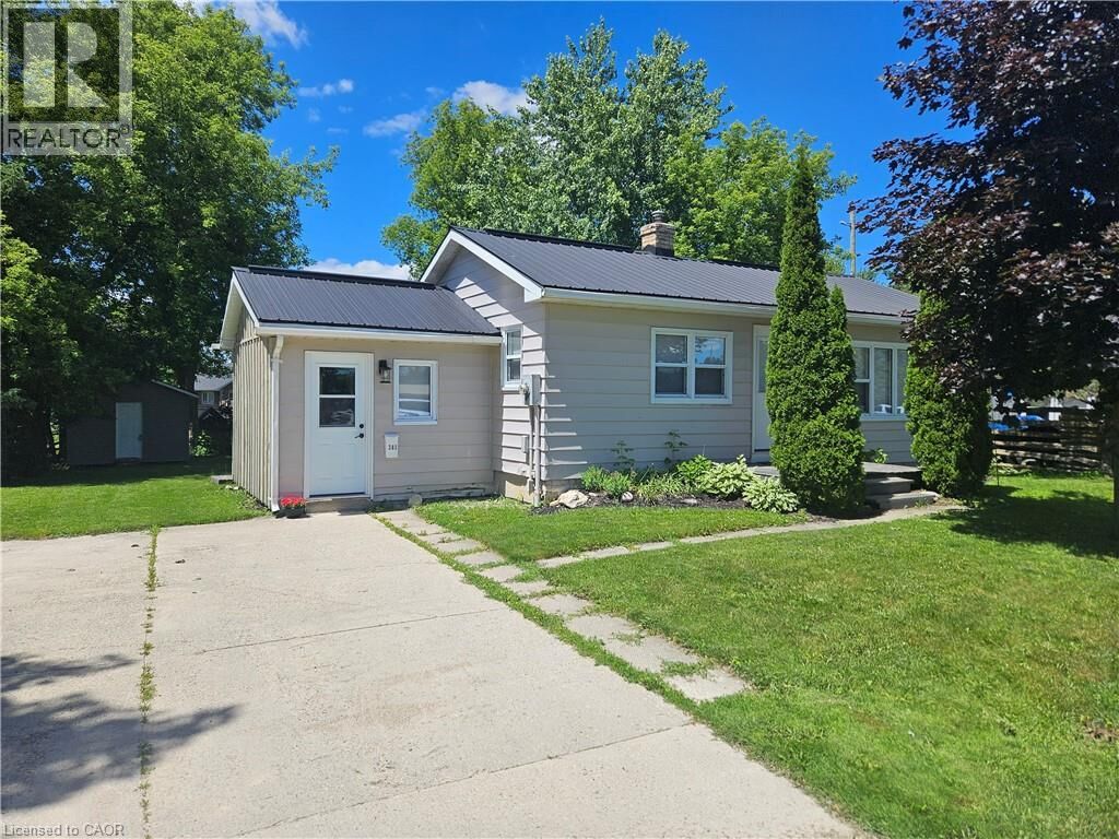 Property Photo:  383 Wellington Street East  ON N0G 2L2 