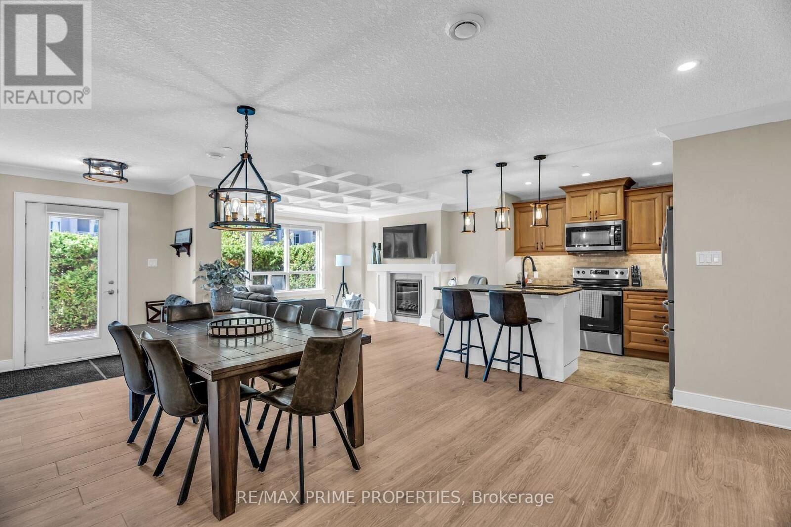 Property Photo: 320 Sugarcreek Trail South 110 ON N6H 0G3