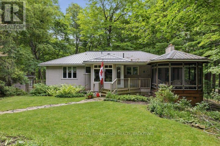 Property Photo: 12 Oriole Lane ON K7K 5E2