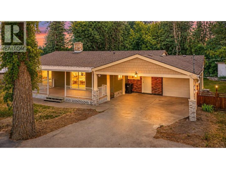 Property Photo: 3585 Warner Avenue BC V0E 1B2