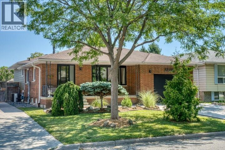 Property Photo: 2954 Rushton Drive ON N8R 1M4