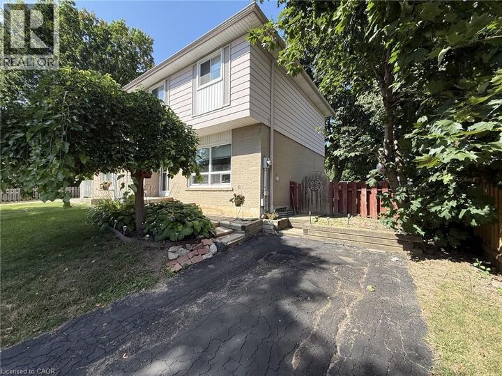 Property Photo:  1345 Colonsay Drive  ON L7P 2T6 