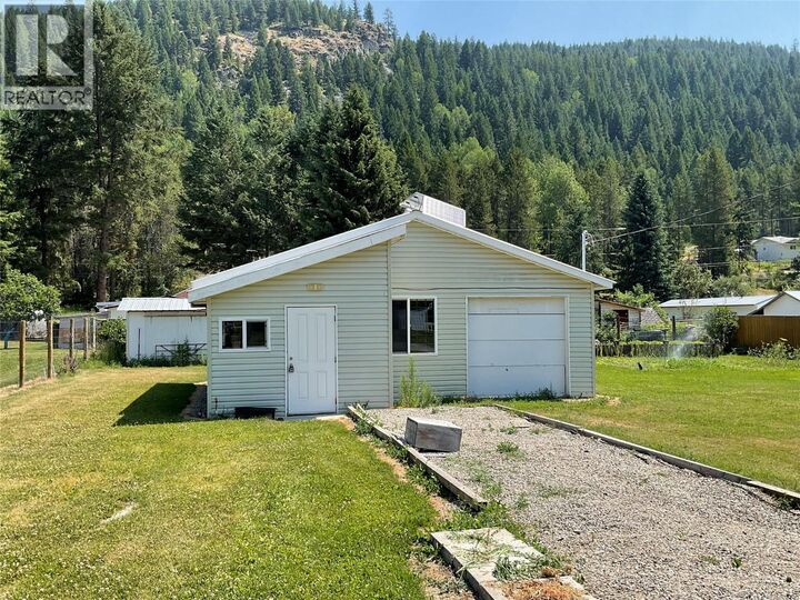618 Kimberley Avenue North — photo 1