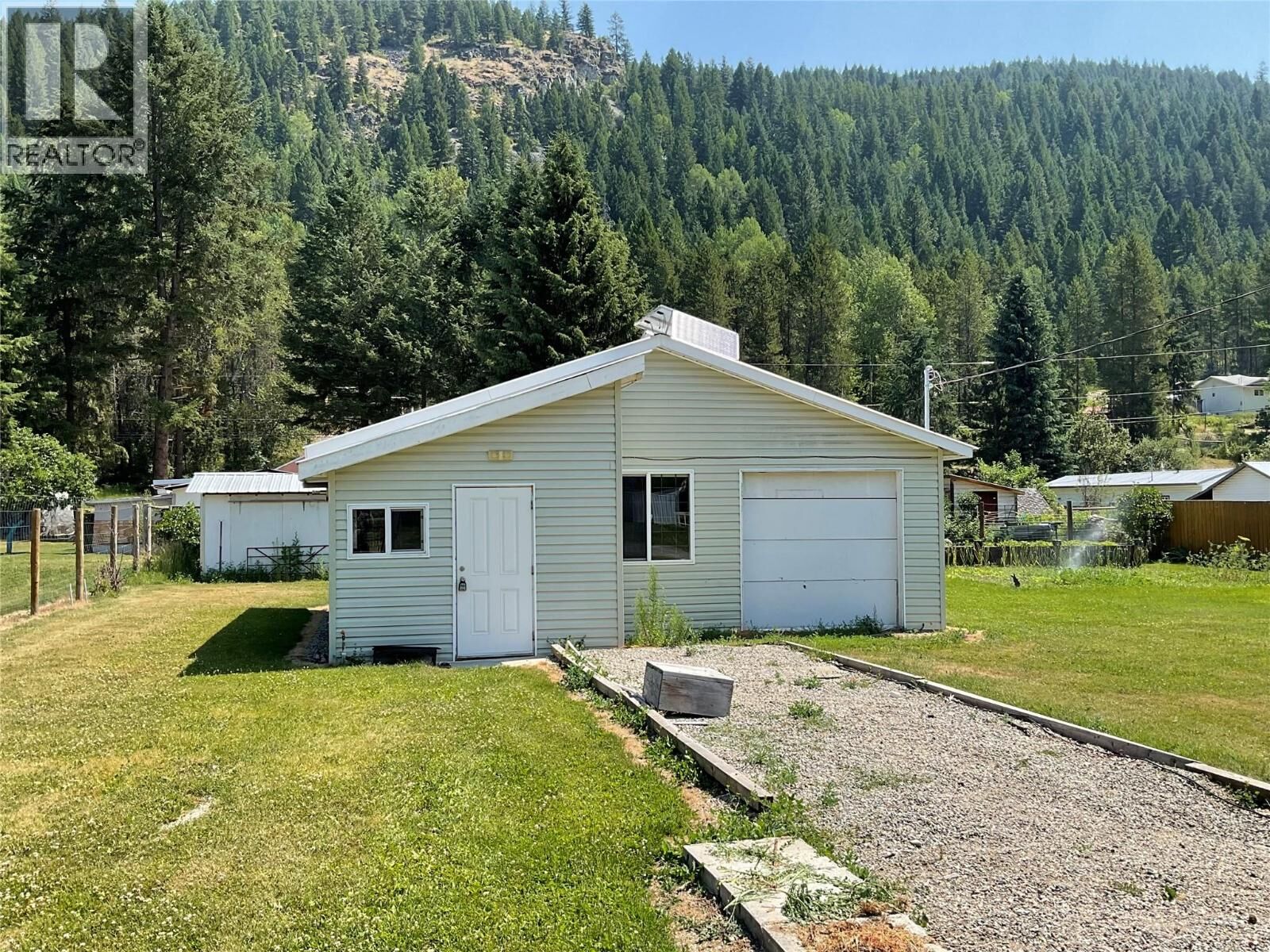 Property Photo:  618 Kimberley Avenue North  BC V0H 1J0 